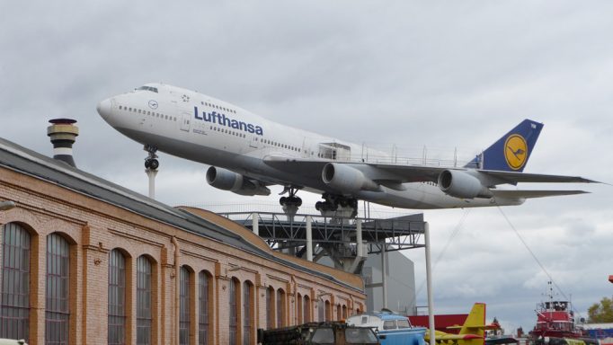 Ein Lufthansa-Flugzeug der Ausstellung.
